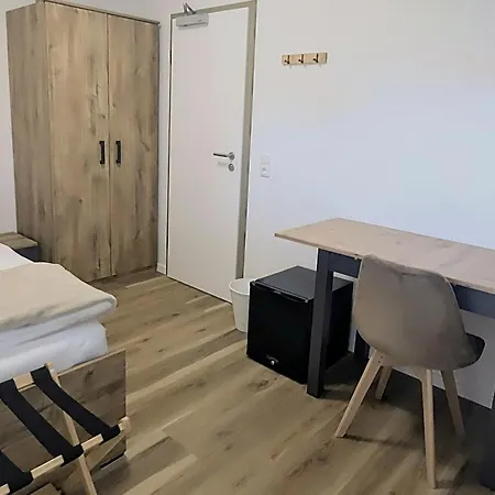 Haus Zur Krone - & In Ulmbach Bei Steinau 3*