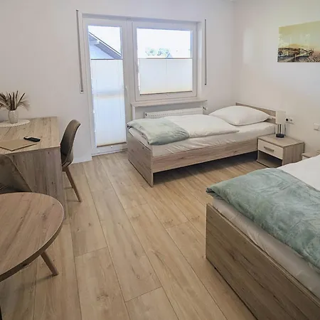 Haus Zur Krone - Pension&unterkunft In Ulmbach Bei Steinau Gasthof