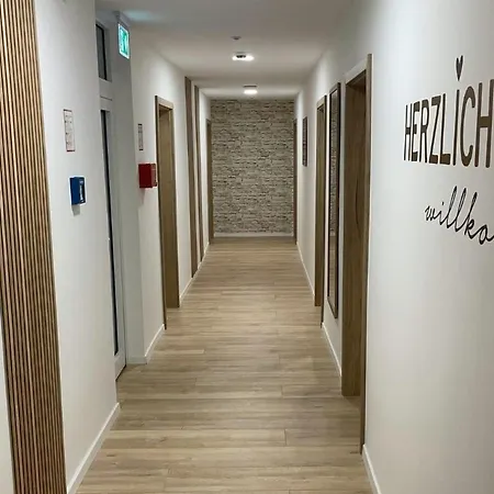 Gasthof Haus Zur Krone - Pension&unterkunft In Ulmbach Bei Steinau