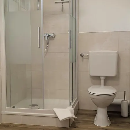 Haus Zur Krone - & In Ulmbach Bei Steinau 3*