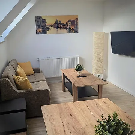 Haus Zur Krone - & In Ulmbach Bei Steinau 3*