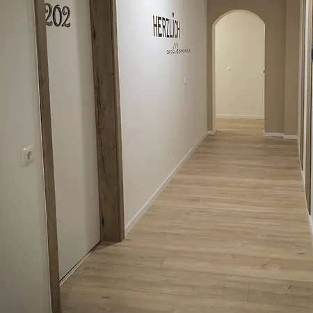 Haus Zur Krone - & In Ulmbach Bei Steinau 3*