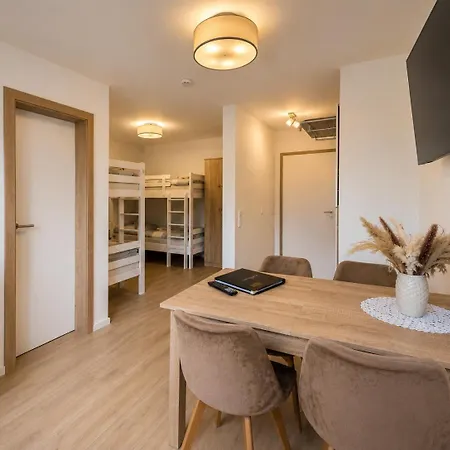 Haus Zur Krone - Pension&unterkunft In Ulmbach Bei Steinau Gasthof 3*