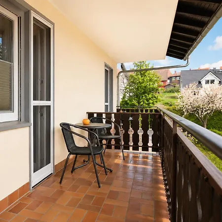 Haus Zur Krone - Pension&unterkunft In Ulmbach Bei Steinau Gasthof 3*