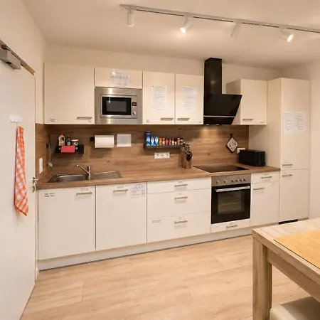 Haus Zur Krone - Pension&unterkunft In Ulmbach Bei Steinau Gasthof 3*