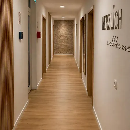 Haus Zur Krone - Pension&unterkunft In Ulmbach Bei Steinau 3* Steinau an der Straße