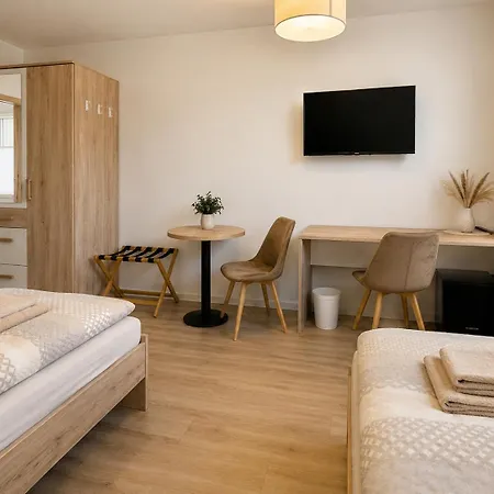 Haus Zur Krone - Pension&unterkunft In Ulmbach Bei Steinau 3* Steinau an der Straße